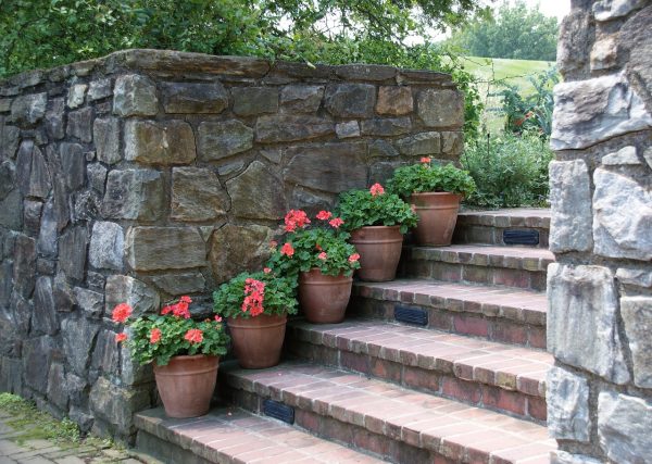 Steps-for-sloped-gardens